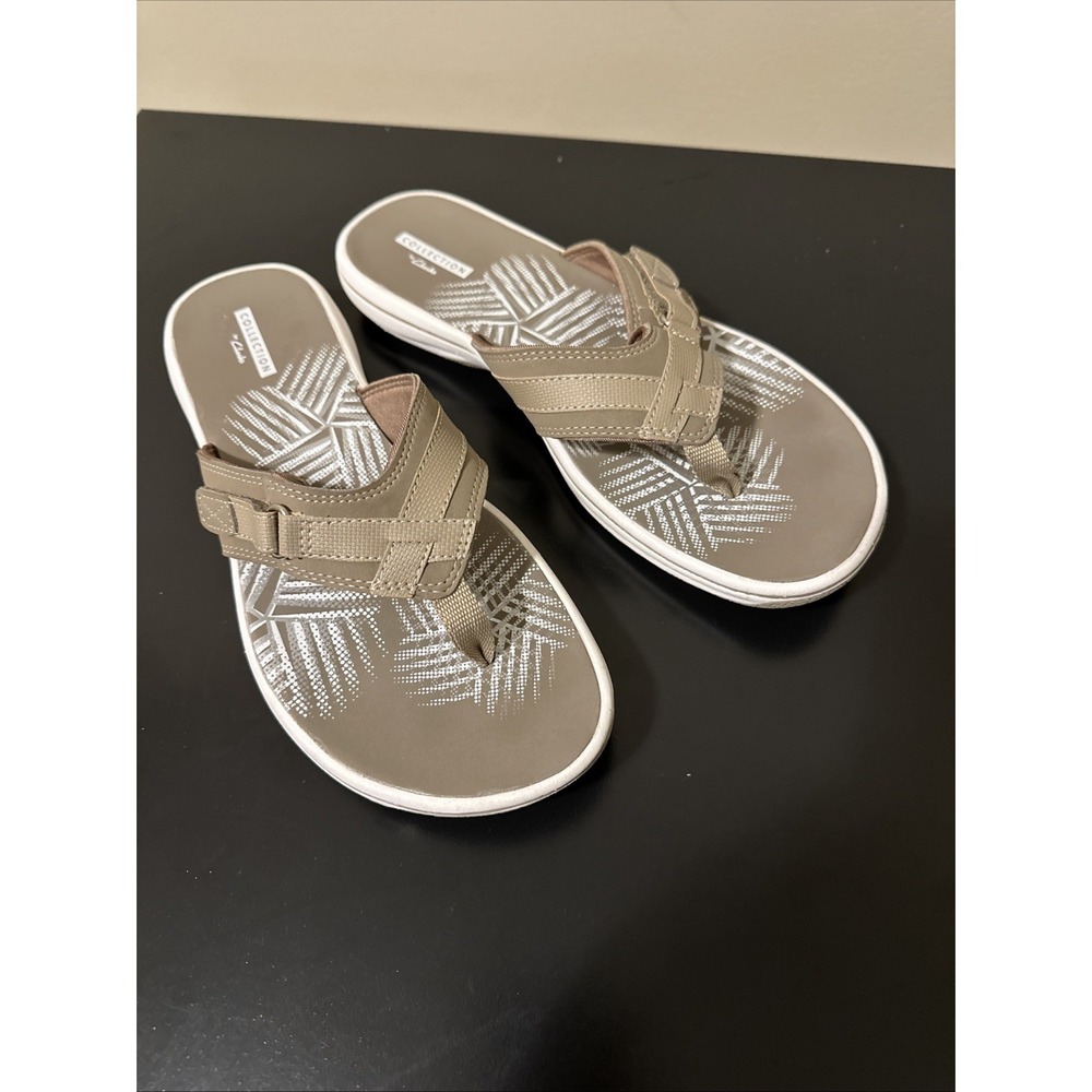 Collection by Clarks Women's Flip Flop Sandals‎ Size 9M. 9 Taupe Tan.